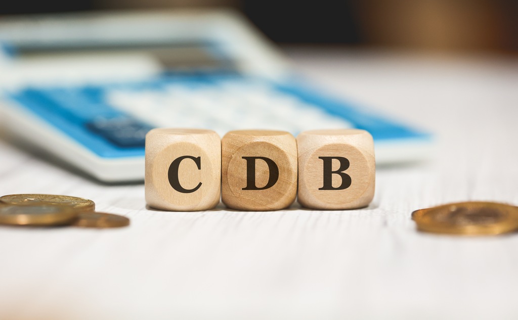 O que considerar ao decidir investir em LCI ou CDB?